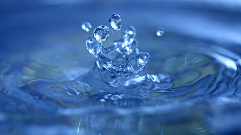вода, 4k, 5k, всплеск, капли, макро, голубая (horizontal)