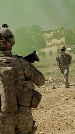 солдат, граната, Ирак (vertical)
