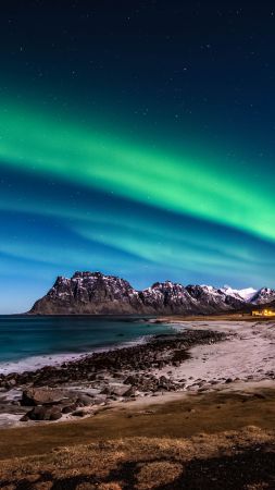 Норвегия, 5k, 4k, HD, Лофотенские острова, Горы, море, берег, ночь, северное сияние, звезды (vertical)