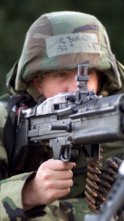 М60, солдат, пулемет (vertical)
