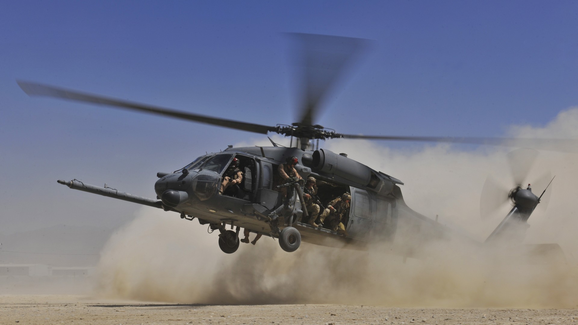 Сикорский, многоцелевой вертолёт, Армия США, MH-60G, Sikorsky, HH-60G, Pave Hawk, combat search, rescue helicopter, MEDEVAC, USA Army, landing, dust (horizontal)