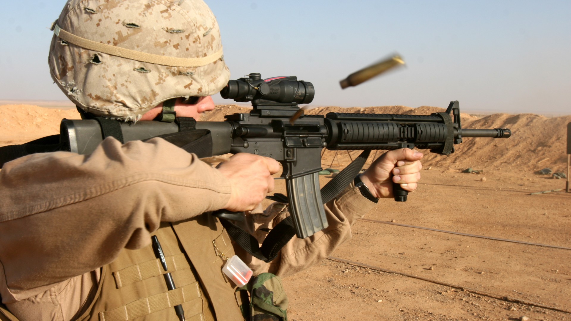 стрельба, эмка, Армия США, M16 rifle, U.S. Marine, M16A1, M4A1, U.S. Army, soldier, firing, desert (horizontal)