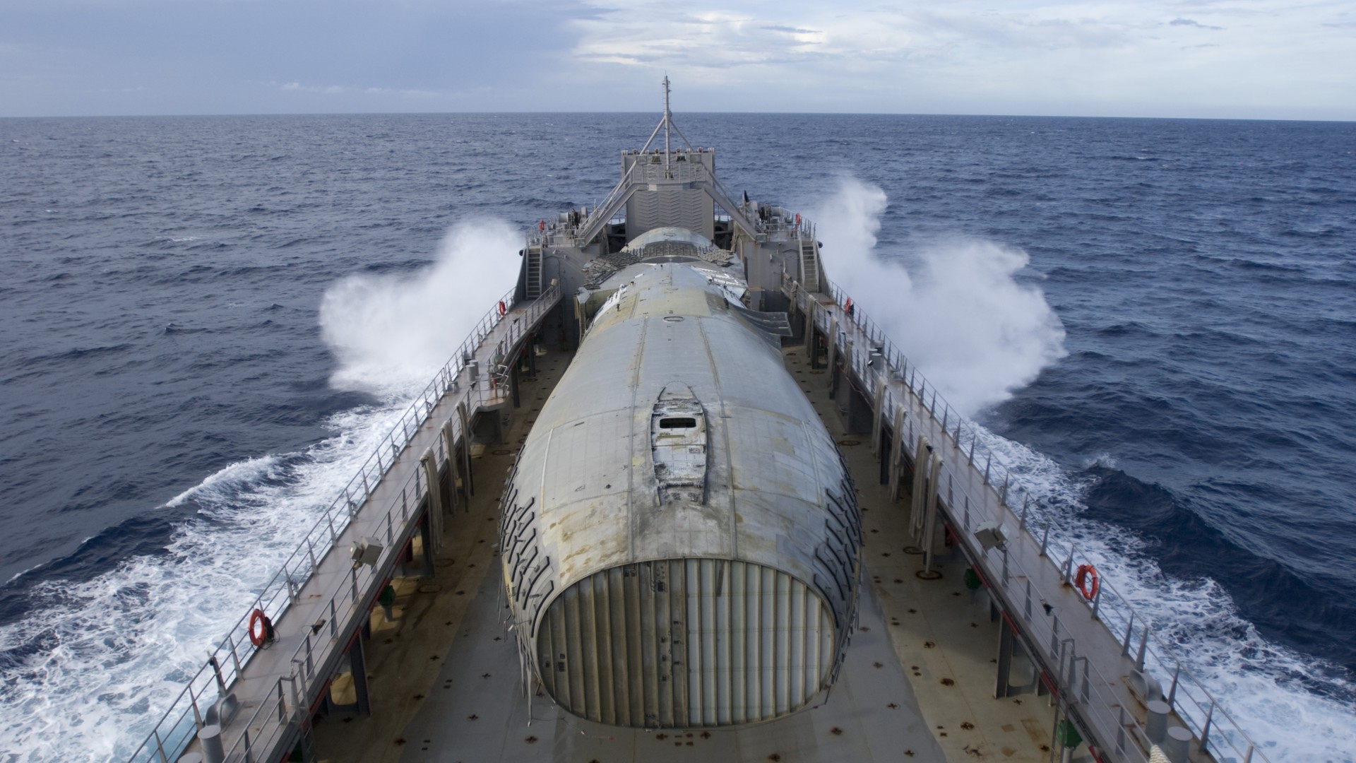корабль поддержки, палуба, USAV, SSGT Robert T. Kuroda, LSV-7, logistics support vessel, U.S. Navy, warship, sea (horizontal)