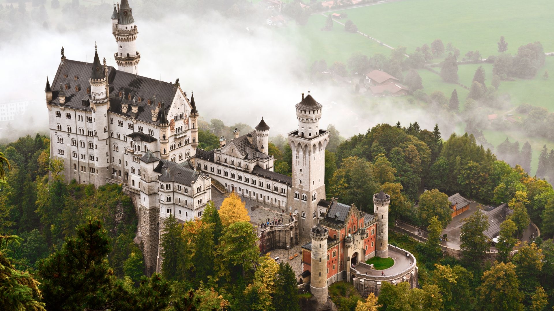 Замок Нойшванштайн, Бавария, Германия, туризм, путешествия, Neuschwanstein castle, Bavaria, Germany, tourism, travel (horizontal)