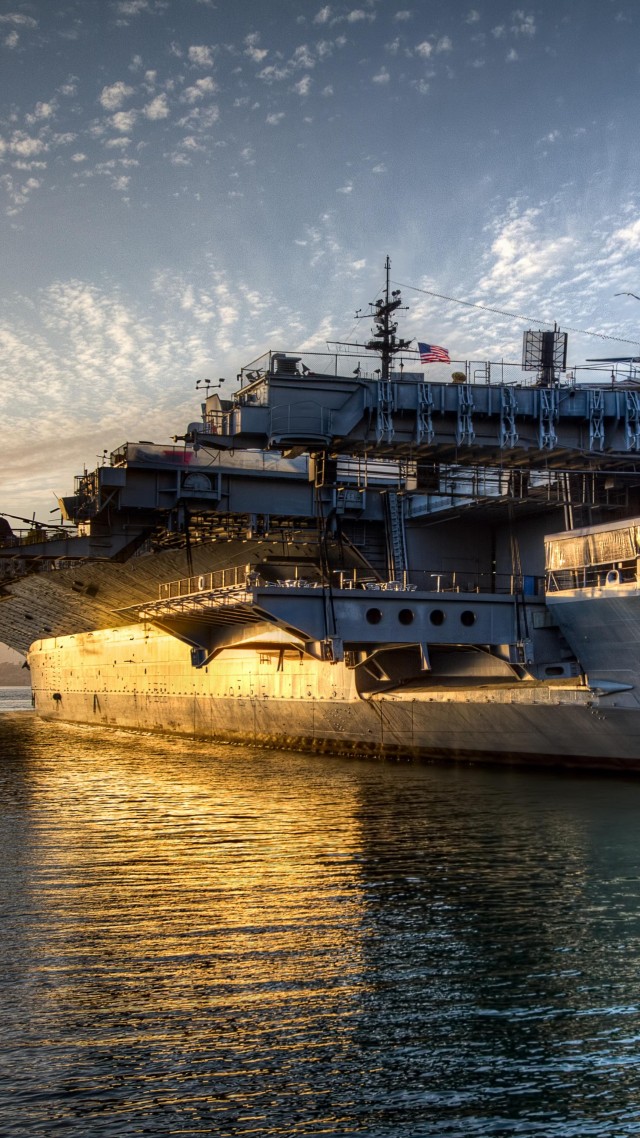 авианосец, порт, закат, aircraft carrier, warship, U.S. Navy, sunset, sea, sky (vertical)