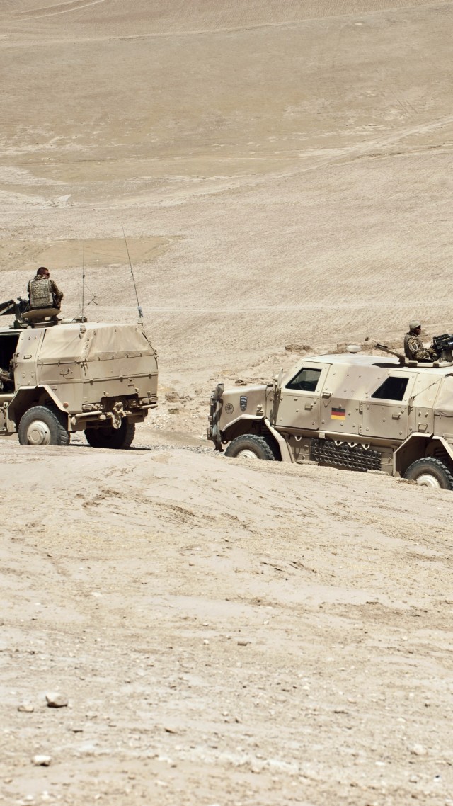 бронеавтомобиль, броневик, конвой, Афганистан, ATF Dingo, KMW, infantry mobility vehicle, MPPV PC, convoy, Afghanistan, Bundeswehr (vertical)