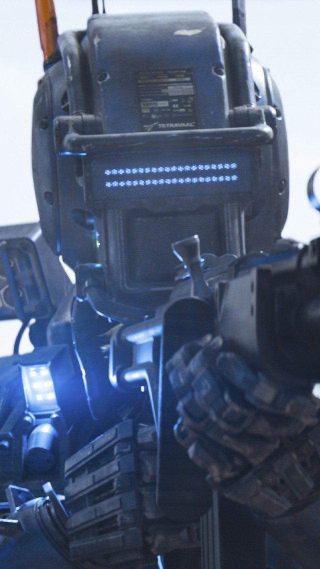 Робот по имени Чаппи, кино, фильм, робот, Chappie, Best Movies of 2015, wallpaper, robot, police, gun (vertical)