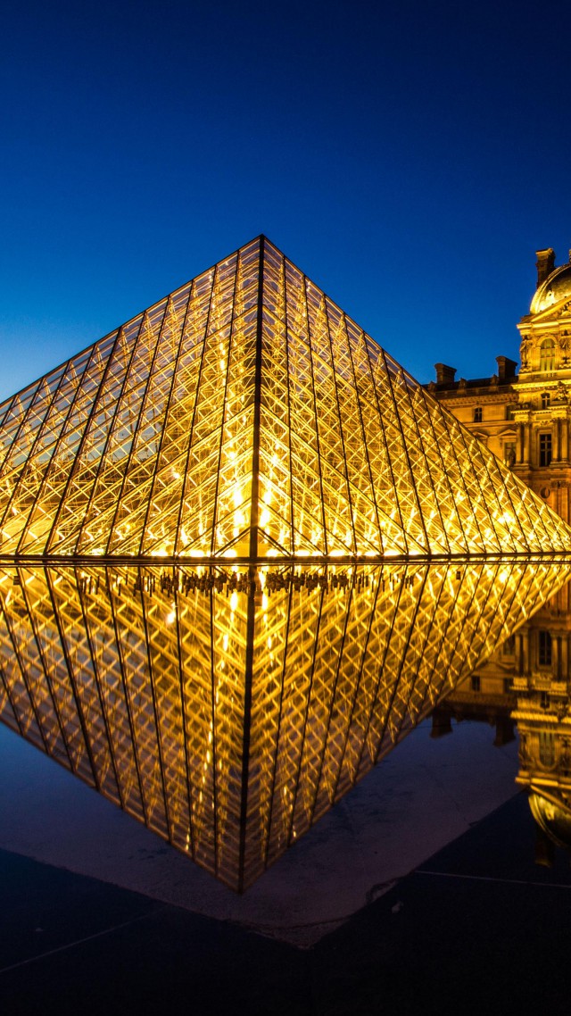 Лувр, Франция, Париж, Туризм, Путешествие, Louvre museum, France, Paris, Tourism, Travel (vertical)