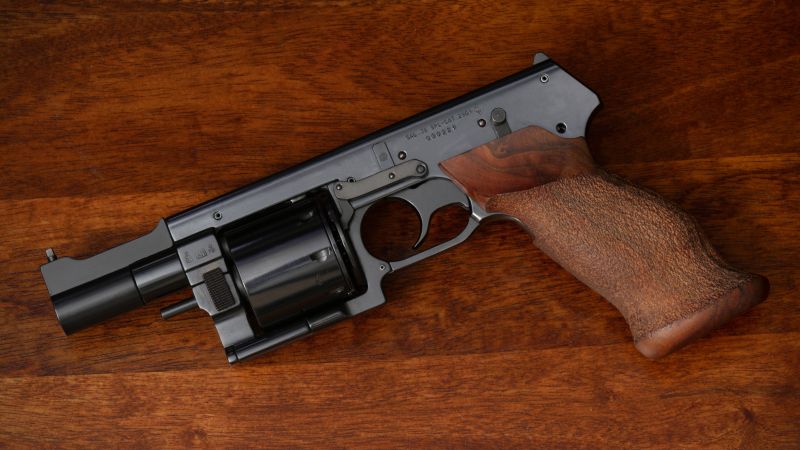 Mateba MTR-8, револьвер, уникальное оружие (horizontal)