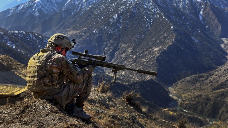 снайперская винтовка, солдат, горы (horizontal)