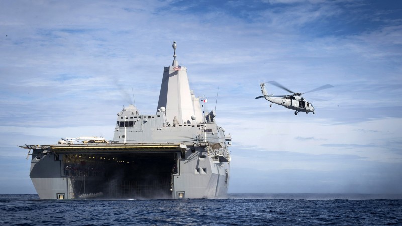 военно-транспортное судно, Анкоридж, вертолет (horizontal)