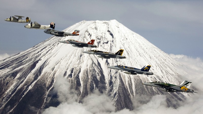 ВВС США, показные выступления, горы, Фудзи (horizontal)