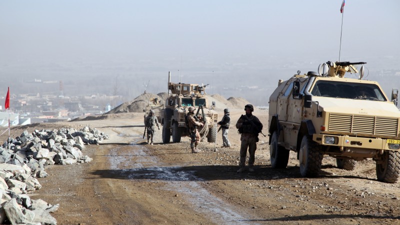 бронеавтомобиль, броневик, солдат, Афганистан (horizontal)