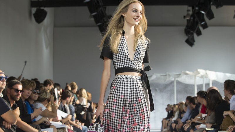 Мартье Верхоеф, модель, весна, показ мод, платье, блондинка, улыбка (horizontal)
