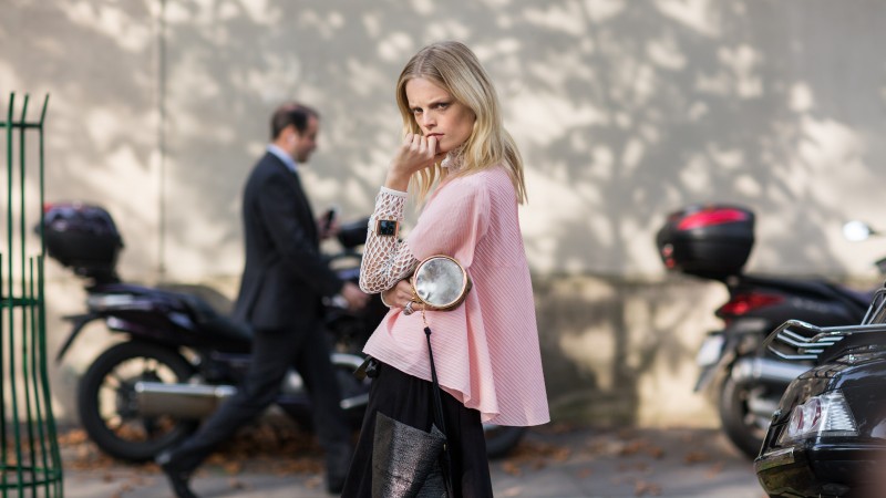 Ханна Гейб Одиель, Топ модель 2015, модель, блондинка, улица, байк, мотоцикл (horizontal)