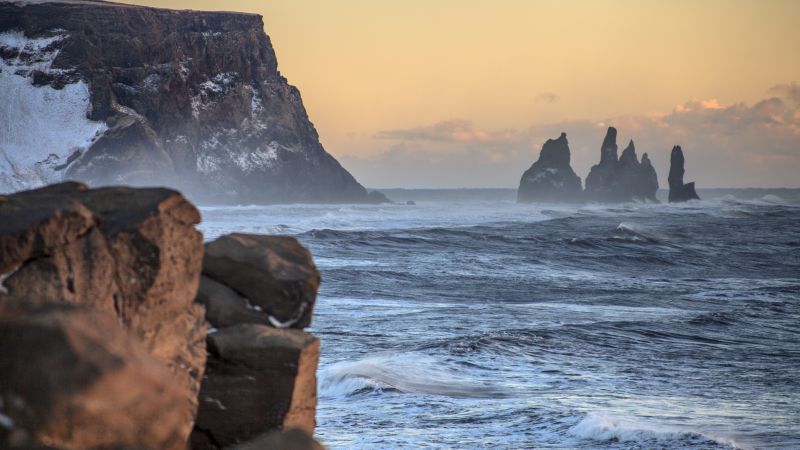 Дурхолей, 4k, 5k, 8k, Исландия, Рэйнисдрангар, скалы, берег, закат (horizontal)