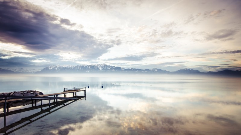 море, 4k, HD, озеро, горы, природа, отражение, вода, белый, облака, небо (horizontal)