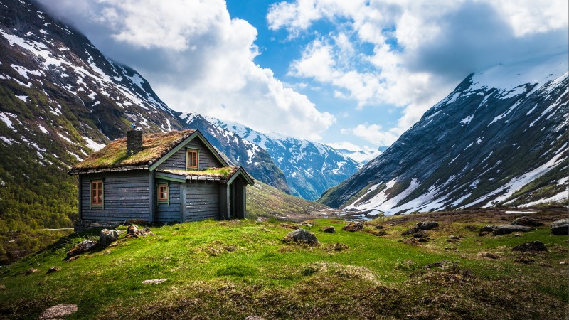 Норвегия, 4k, HD, горы, облака, дом, домик, снег, небо, зеленая трава (horizontal)