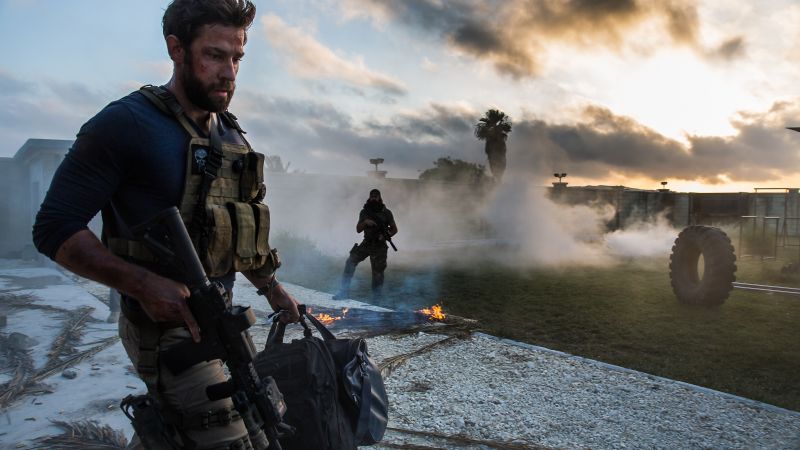 13 часов тайные солдаты Бенгази, биографический военный, солдат, Джеймс Дейл, лучшие фильмы 2016 (horizontal)