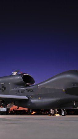 RQ-4, Global Hawk, Northrop Grumman, дрон, беспилотник, армия США (vertical)