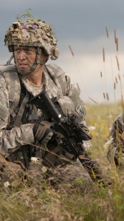 солдат, армия США, камуфляж (vertical)