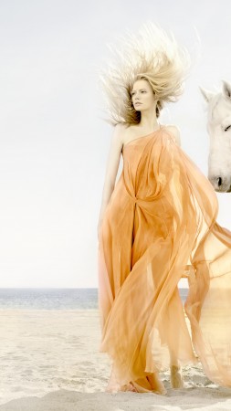 катя элизарова, модель, блондинка, конь, море, пляж (vertical)