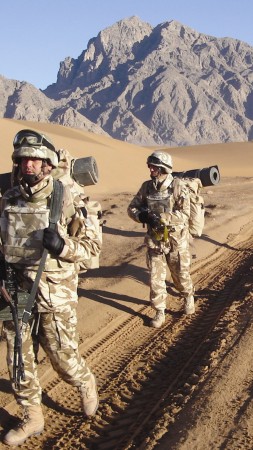 Вооружённые силы Румынии, солдат, гора, Афганистан (vertical)