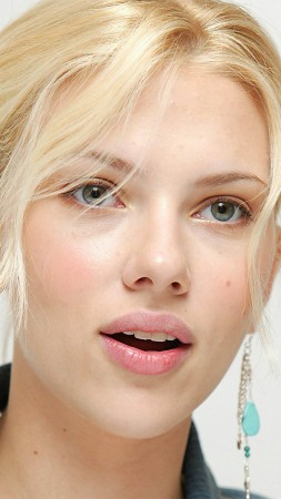 Скарлет Йохансон, Ехансон, Самые популярные знаменитости 2015, блондинка, актриса, губы, портрет (vertical)