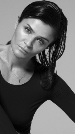 Хелена Кристенсен, Топ Модель 2015, модель, фотограф, ангел, Викториа Сикрет, диван (vertical)