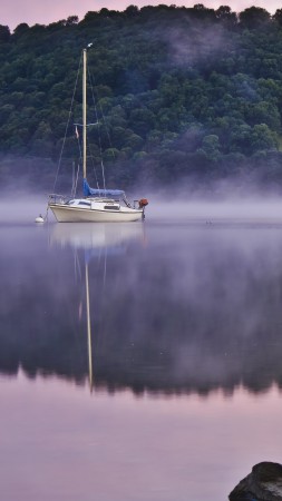Озеро, 4k, 5k, туман, холмы, лодка, отражение (vertical)