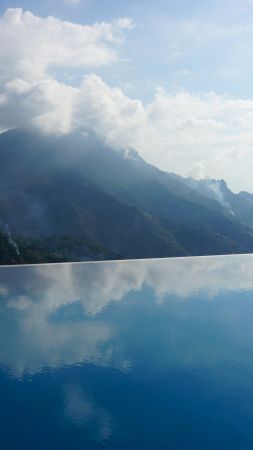 Отель Карузо, 4k, HD, Италия, панорамный бассейн, путешествия, туризм (vertical)