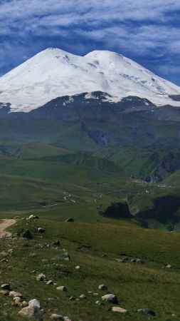 Эльбрус, 5k, 4k, Кавказ, горы, вулкан, небо, луг (vertical)