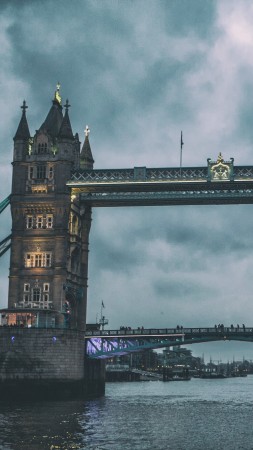 Тауэрский мост, Лондон, Темза, облака (vertical)