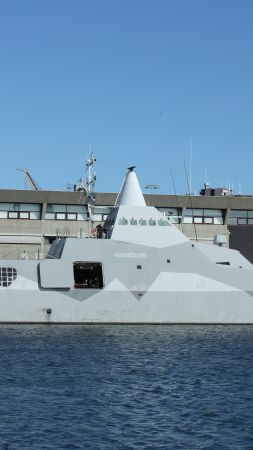 К33, ШМЦ Хернесанд, корвет, ВМС Швеции (vertical)