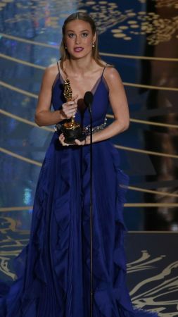 Брай Ларсон, Оскар 2016, красная дорожка, Самые популярные знаменитости, актриса (vertical)
