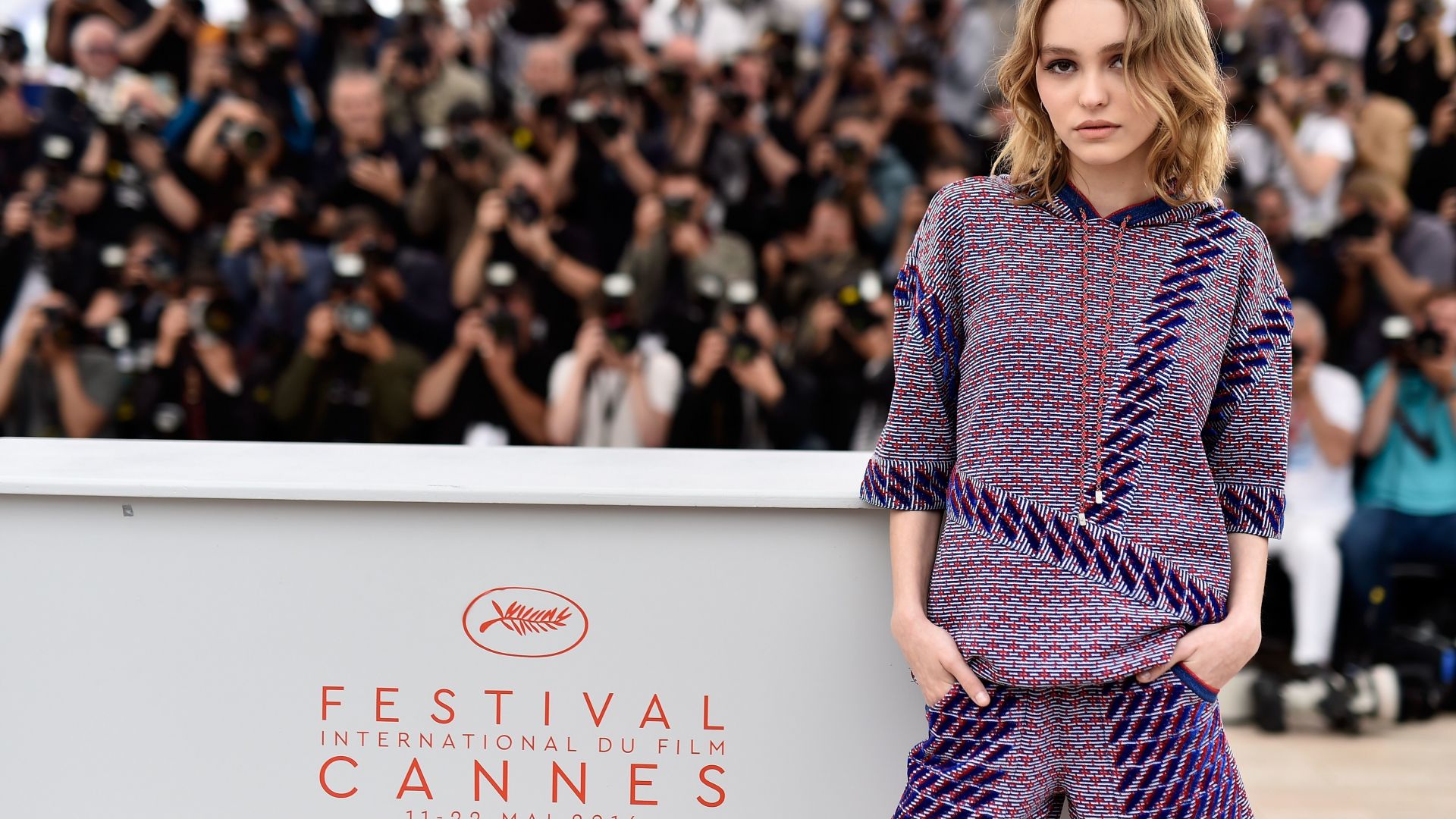Лили-Роуз Депп, Каннский кинофестиваль 2016, Lily-Rose Depp, Cannes Film Festival 2016 (horizontal)