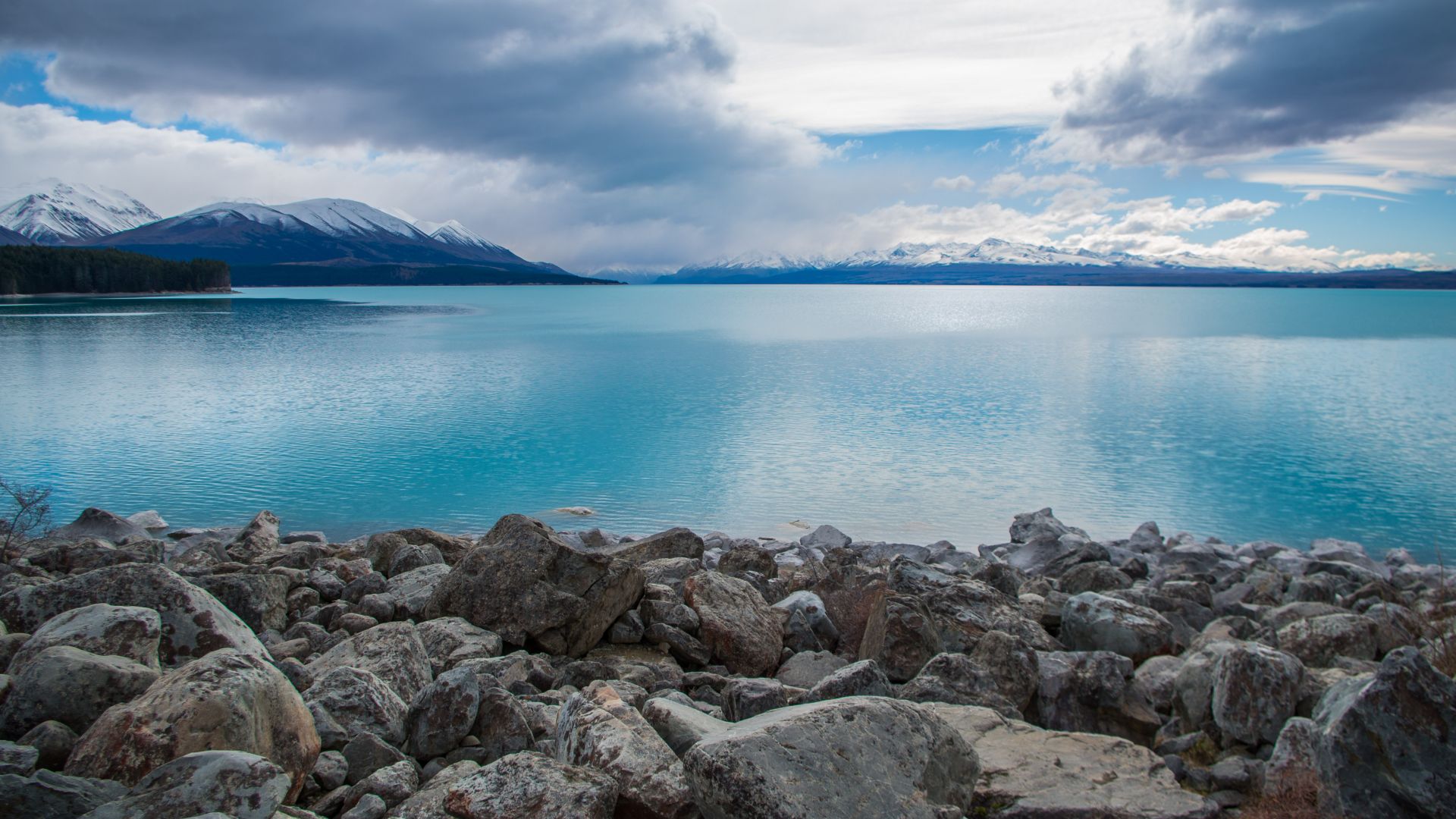 Новая Зеландия, озеро Пукаки, Lake Pukaki, New Zealand, stones, clouds, mountains, 4k (horizontal)