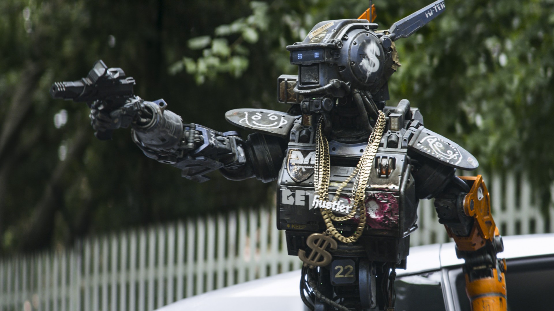 Робот по имени Чаппи, кино, фильм, робот, Chappie, Best Movies of 2015, robot, gun (horizontal)