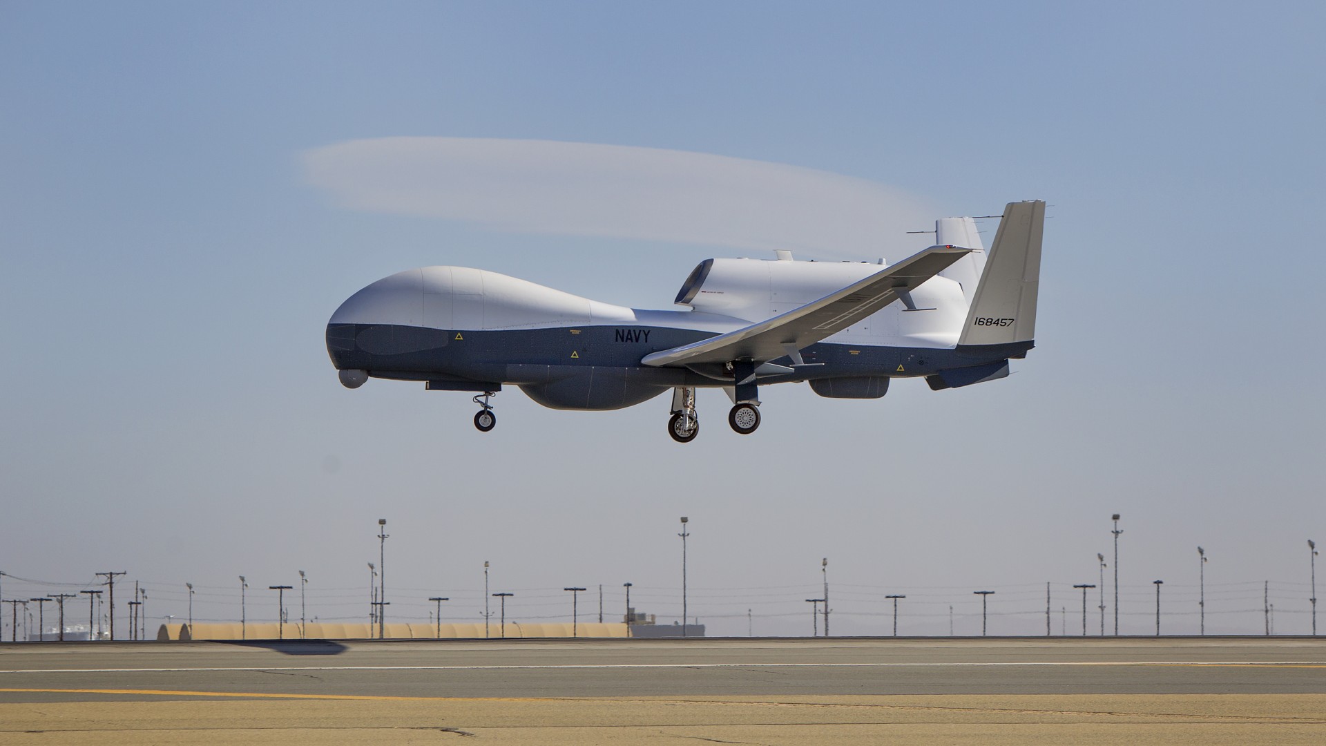 MQ-4C Triton, MQ-4C, дрон, беспилотник, армия США, MQ-4C Triton, MQ-4C, drone, Surveillance UAV, USA Army, landing (horizontal)
