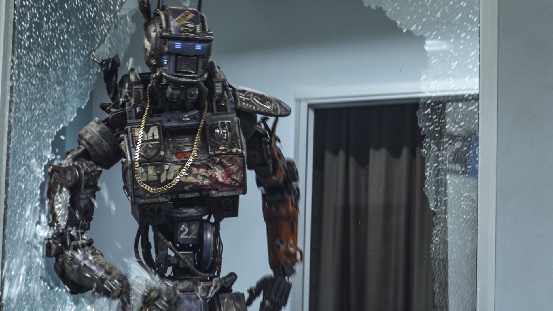 Робот по имени Чаппи, кино, фильм, робот, Chappie, Best Movies of 2015, wallpaper, robot, police, gun (horizontal)