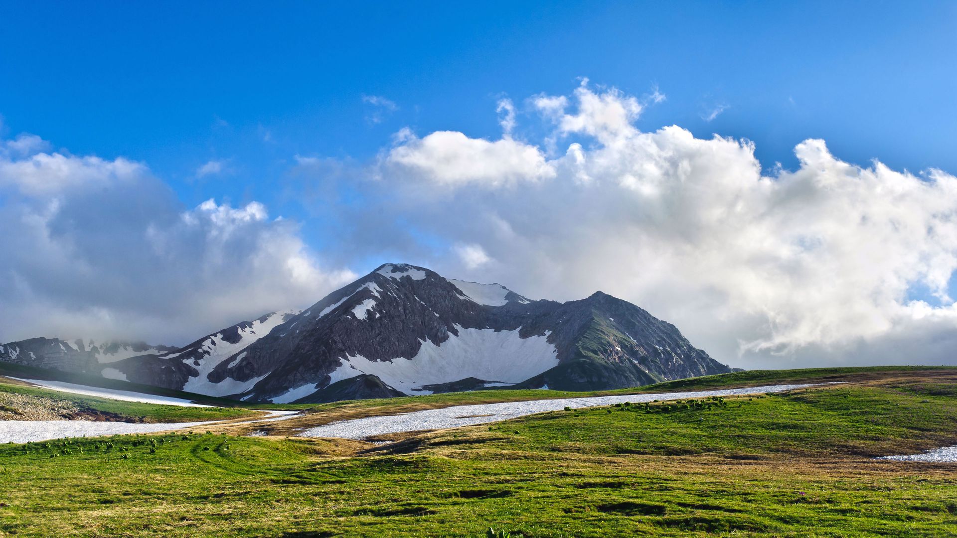 Фудзи, 5k, 4k, Япония, луга, горы, облака, Fuji, 5k, 4k wallpaper, Japan, meadows, mountains, clouds (horizontal)