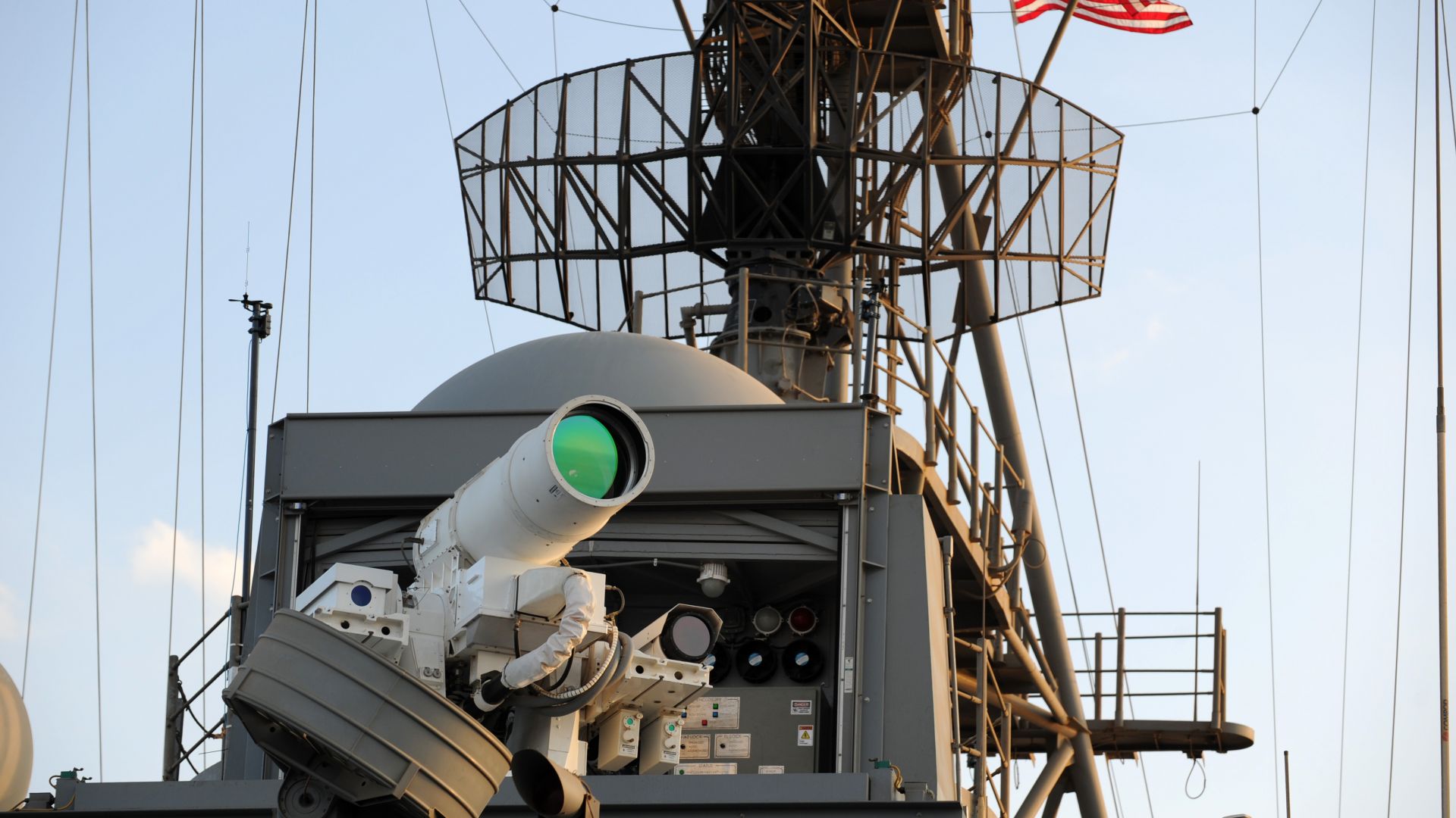 Система Лазерного Оружия, Армия США, ЛАВС, Laser Weapon System, LAWs, USA Army, United States Navy (horizontal)