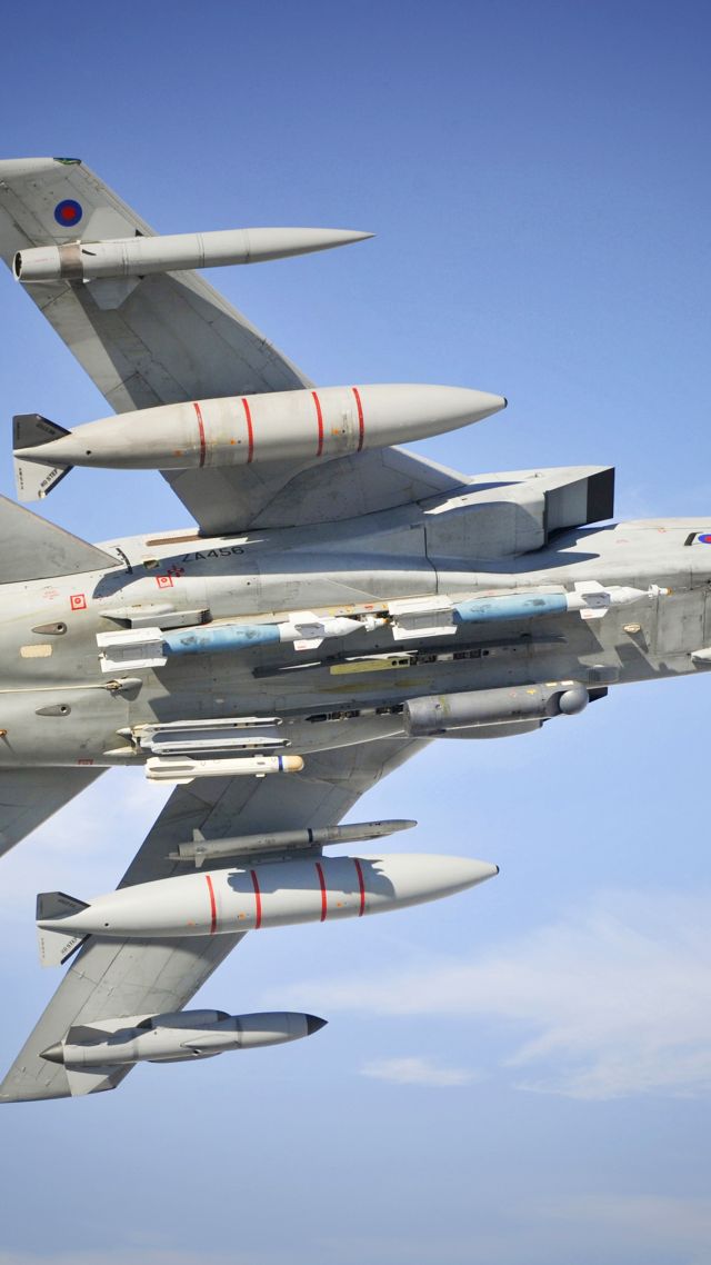Panavia Tornado GR.4, панавиа торнадо, истребитель, ВВС Британии, Panavia Tornado GR.4, fighter aircraft, British Air Force (vertical)