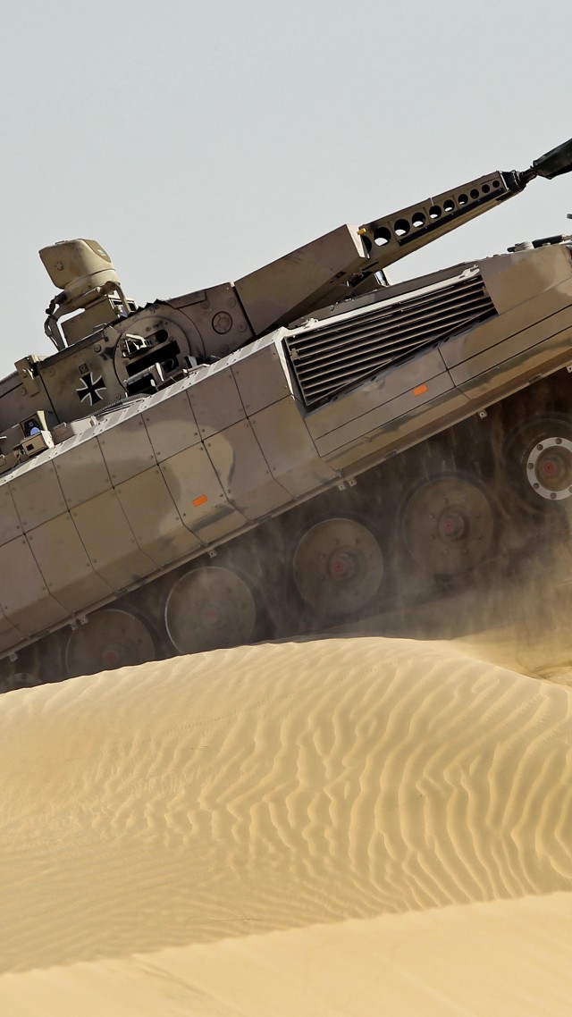 БМП, Пума, Бундесвер, песок, пустыня, Pume, IFV, Bundeswehr, infantry fighting vehicle, sand, desert (vertical)