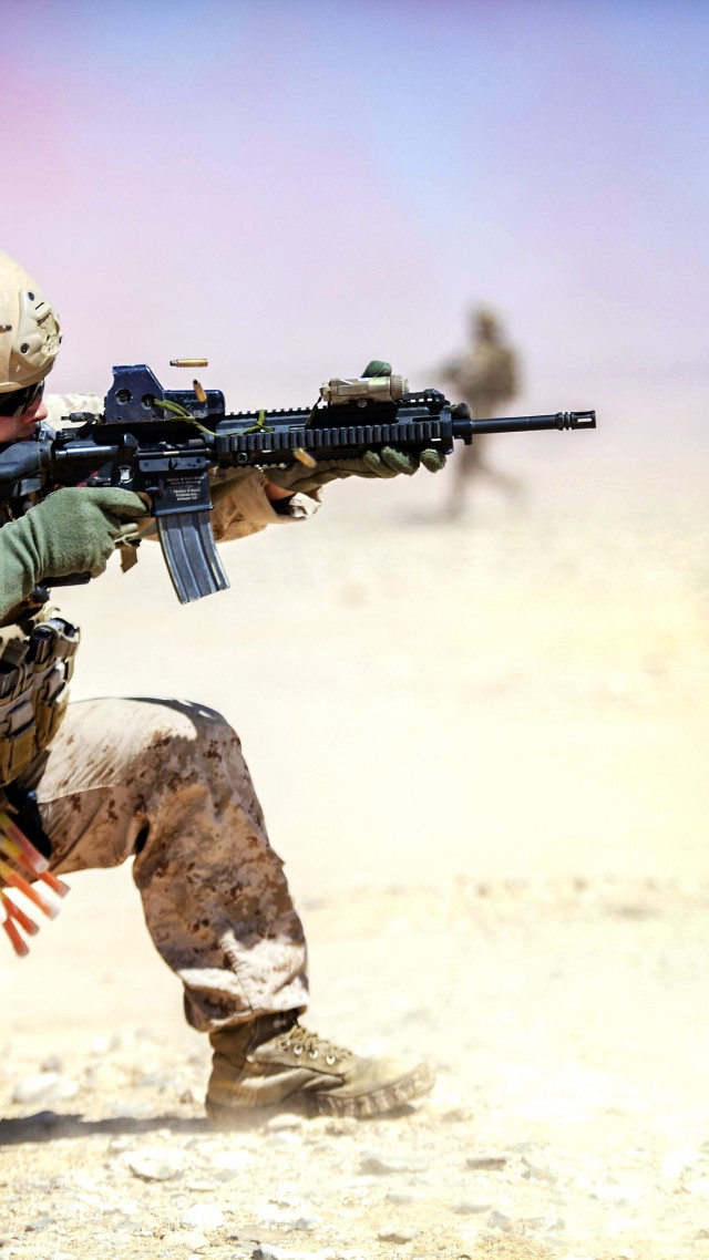 Армия США, Ирак, карабин, стрельба, пустыня, M4, carbine, assault rifle, U.S. Army, soldier, Iraqi, desert, firing (vertical)