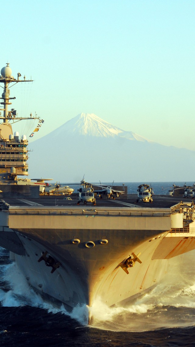 авианосец, Нимиц, Япония, USS George Washington, CVN-73, aircraft carrier, Nimitz class, U.S.Navy, mountain, Fuji Japan (vertical)