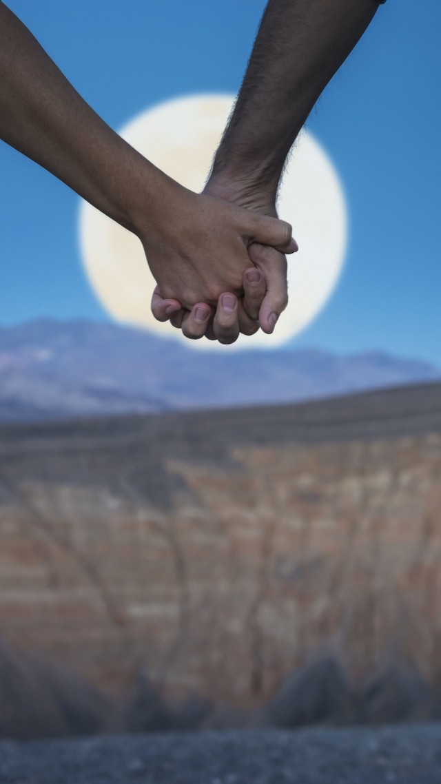 фото любовь, love image, hands, moon, 5k (vertical)