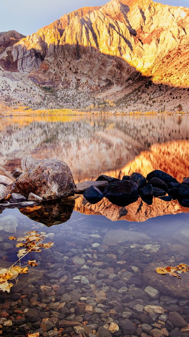 Озеро Конвикт, гора Моррисон, осень, Convict Lake, autumn, Mount Morriso, California, 4k (vertical)