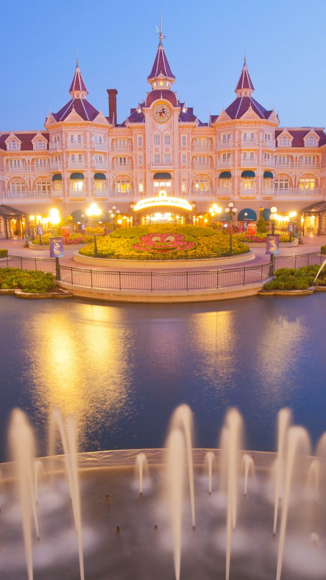 Диснейлэнд, Disneyland Hotel, Paris, France, Europe, fountain, 4k (vertical)
