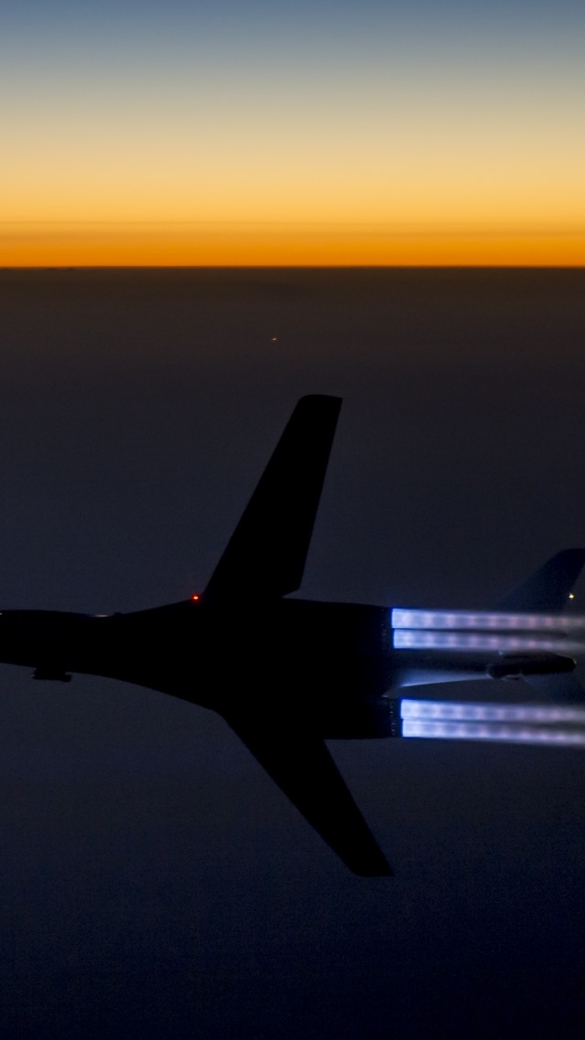стратегический бомбардировщик, сверхзвуковой, Лансер, Рокуэлл, закат, B-1, Lancer, supersonic, strategic bomber, Rockwell, U.S. Air Force, Boeing, sunset (vertical)